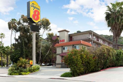 Super 8 by Wyndham San Diego Hotel Circle