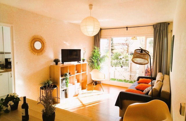 SUPER Appartement , 4 chambres ,95m² ,lumineux , très calme dans parc privé