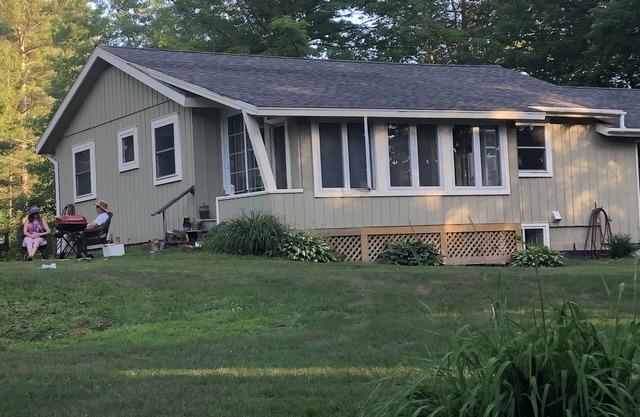 Super convenient and comfy home near Stowe, shopping and trails