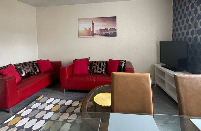 Super deluxe 3 bedrooms apartment in this popular area of Stanley