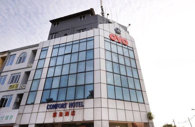 Super OYO 447 Comfort Hotel Meru