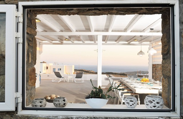 Super Paradise Villa, Sea view, Private Pool, Free Daily Maid Service.