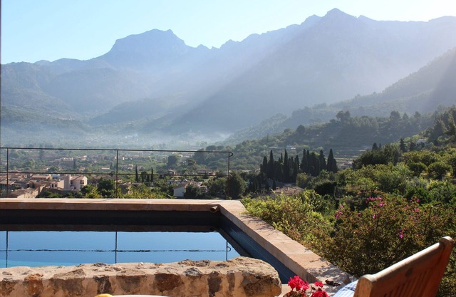 Super sweet Casita w/pool & stunning view above Sóller