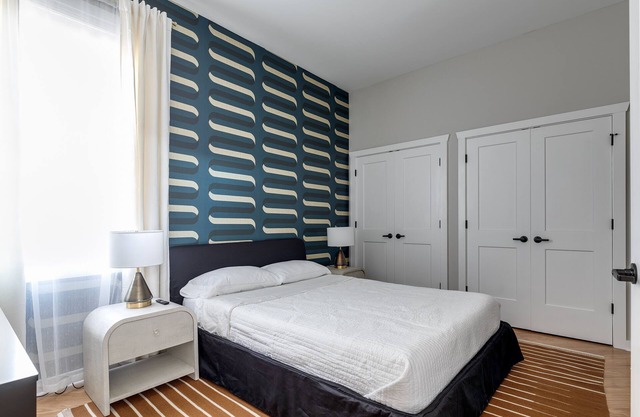 Super Walkable 2-bedroom w/5-Star Finishes!