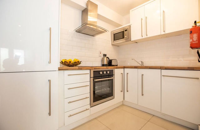 Superb 1 bed apartment within 2 minutes walk to Grafton Street - sleeps 4