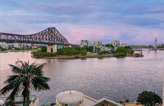 Superb! 2Bed, 2Bath, 1Car, VIEWS ~ CBD