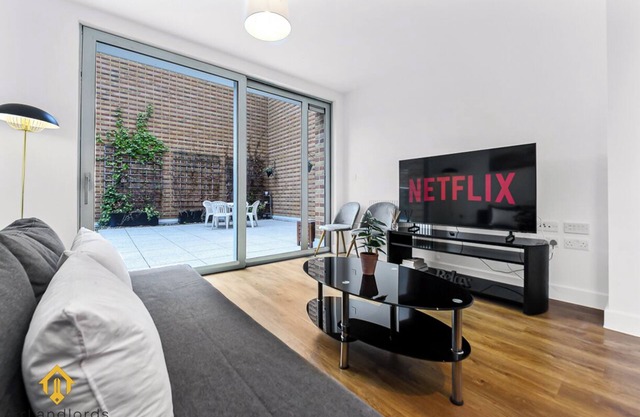 Superb 3bed 3bath Penthouse near Canary Wharf
