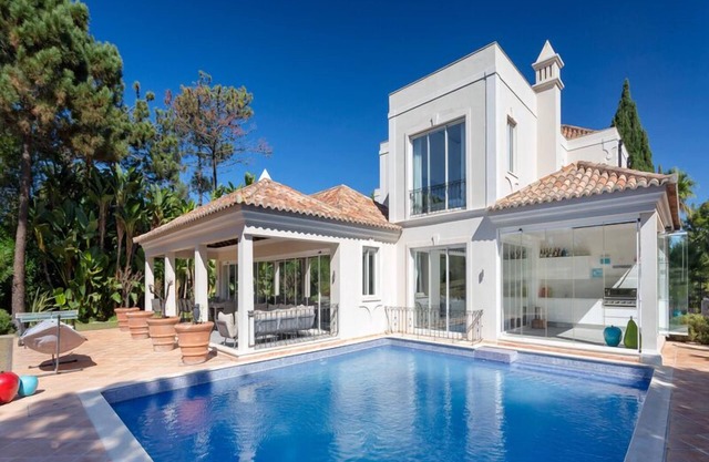 Superb 5 Bedroom Villa with Heated Pool - J185 - Quinta do Lago, Algarve