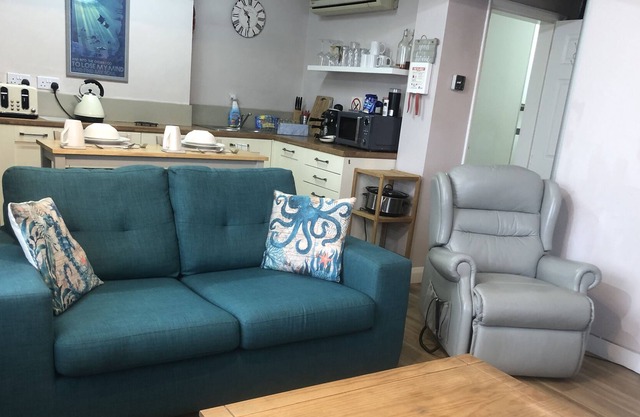 Superb Apartment with Sky Glass TV and Netflix