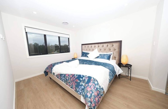 Superb bnew 4 Bedroom House in Box Hill