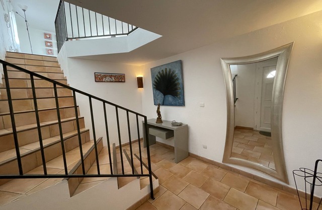 Superb city center apartment in quiet private garden