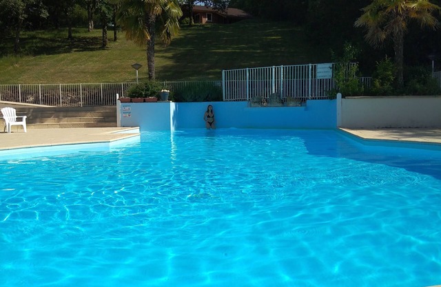 Superb fully equipped chalet in holiday village 😎😉🎾🏊 ♂️