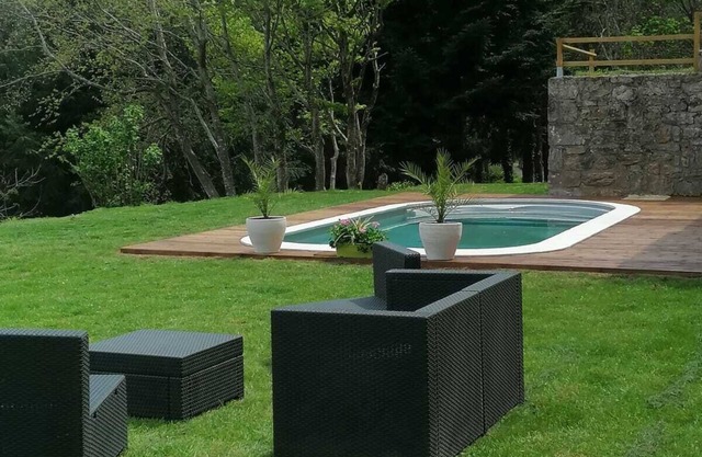 Superb guest house with heated pool on the heights of Lamastre.