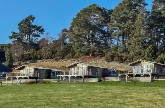 Superb lodge with luxurious and contemporary styling features.