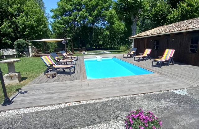 Superb Rural property for 6 with Private Heated Swimming Pool