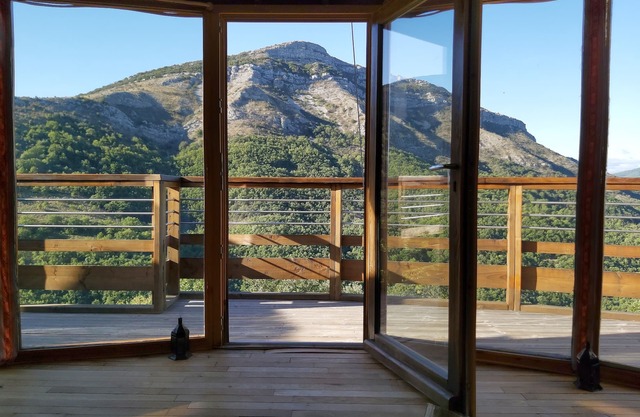 Superb very bright yurt in the lower Cévennes