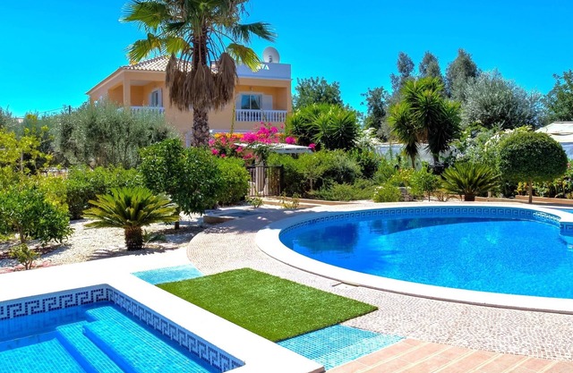 Superb Villa 10 Mins From Carvoeiro & Beach, near Silves Golf, Totally Private
