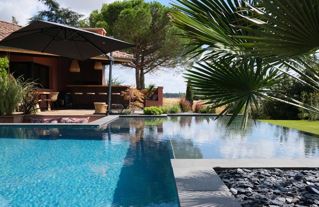 Superb Villa with infinity pool & 40 m2 Ecolodge Spa cabin for 8
