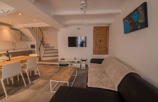 Superb village house. Rare!