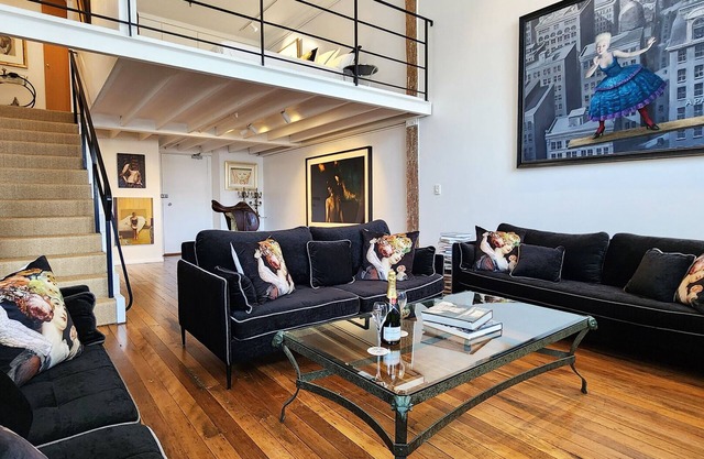 Superb Warehouse Conversion - 2 Bedrooms | 1.5 Bathrooms | Parking