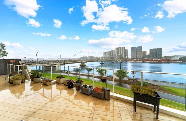 Superb water view APT in Rhodes