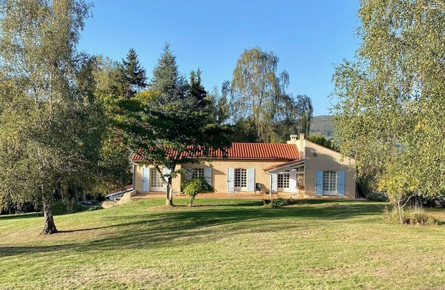 Superbe Villa au Sein dun Parc Arboré d1 ha