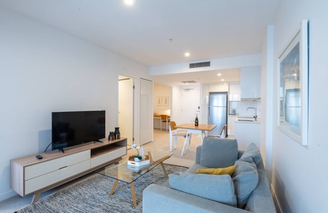Superior One Bedroom Apartment
