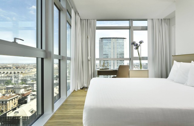 Superior three-room apartment with city view - Torre Galfa Milan | UNA Esperienze