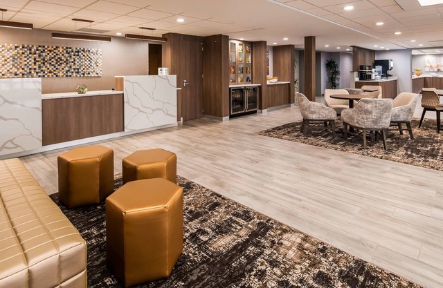 SureStay Plus Hotel by Best Western Chicago Lombard