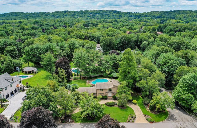Surrounded by Lakes, Nature Preserves & Ski Area! 30min to NYC, Woodbury Commons