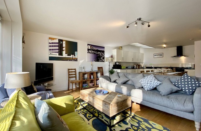 Swallows - Four Bedroom House, Sleeps 8