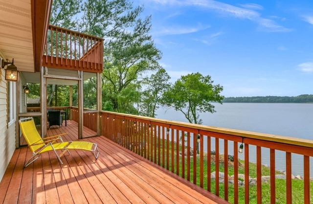 Swan Lake Shores! Relax & Enjoy the View!