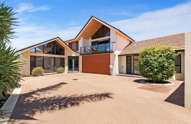 Swan River Apartment