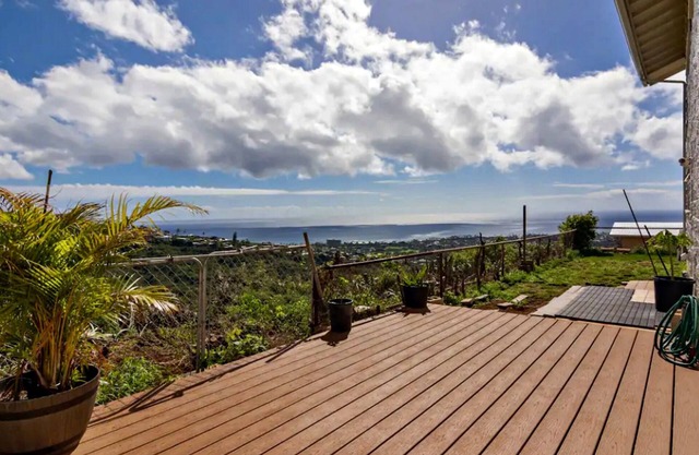 Sweeping Views, Spacious , 1200sf, Apartment