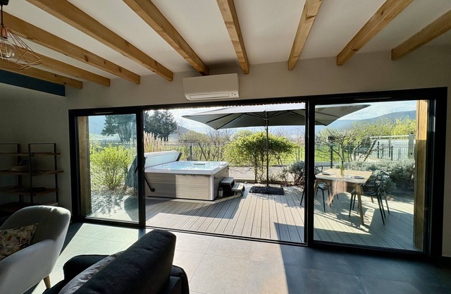 Sweet escape & Spa Cottage