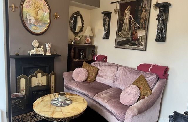 Sweet Victorian Cottage, Two Minutes from High St., Very Special, Lovely Energy