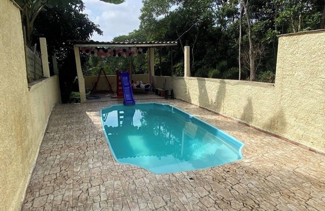 SWIMMING POOL, BARBECUE, FOOTBALL FIELD