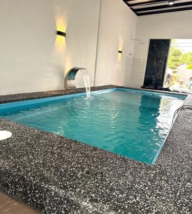 SwimmingPool-Villa-Seremban-Spacious-up to 22paxs 舒适宽敞泳池别墅