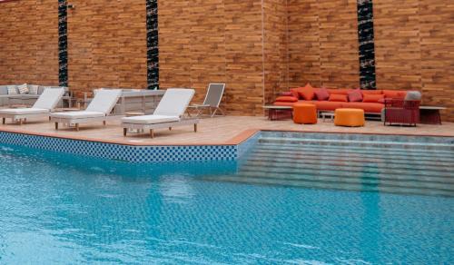 Swiss International Rancho Valeria, Warri