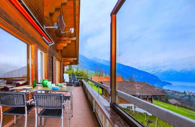 SwissHut Stunning Views Alps & Lake - Apart. Lena Up