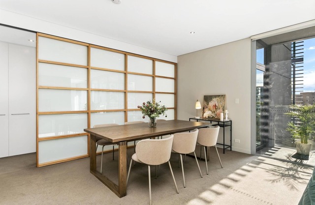 Sydney - PYRM2 - Distillery Drive - Stylish 2BR + Study with Pool Gym Near Darling Harbour The Star Casino