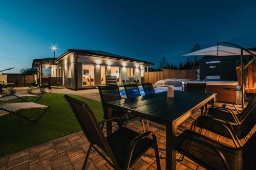 Tópart Apartmanok * Algyő