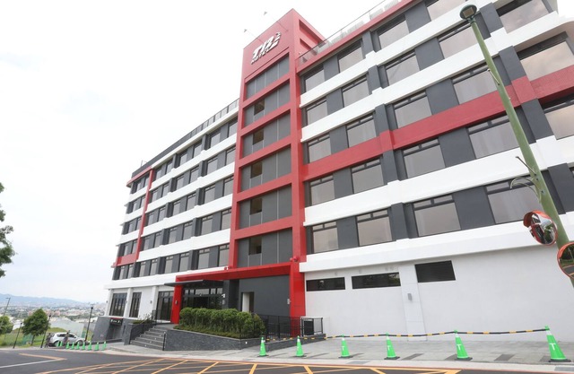 T11 T12 Hotel