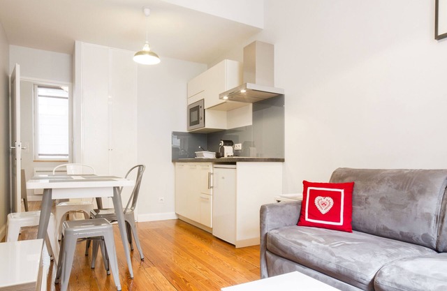 T2 36m² Charme Près de la Place du Capitole, Parking, Terrasse, Jardinet