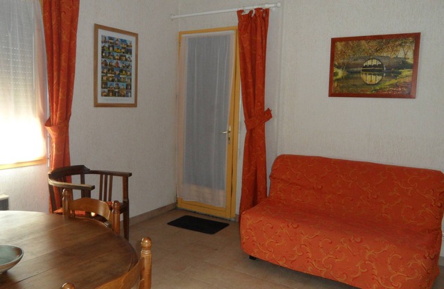 T2 furnished, Garden floor