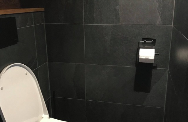 T2 lower cottage with garden