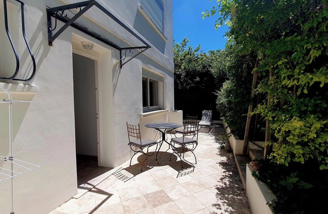 T2 Lower Villa with pool