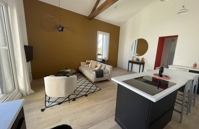 T3 luxury apartment in traditional stone Mediterranean farmhouse