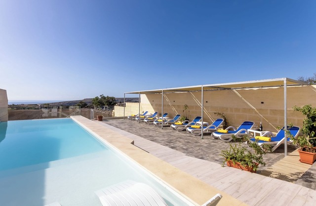 Ta'Battista B&B with pool Id-Dwejra, IX-XEWKIJA, GĦAWDEX, Malta
