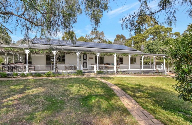 Tabitha Hill Homestead (pet friendly) close to wineries and nature